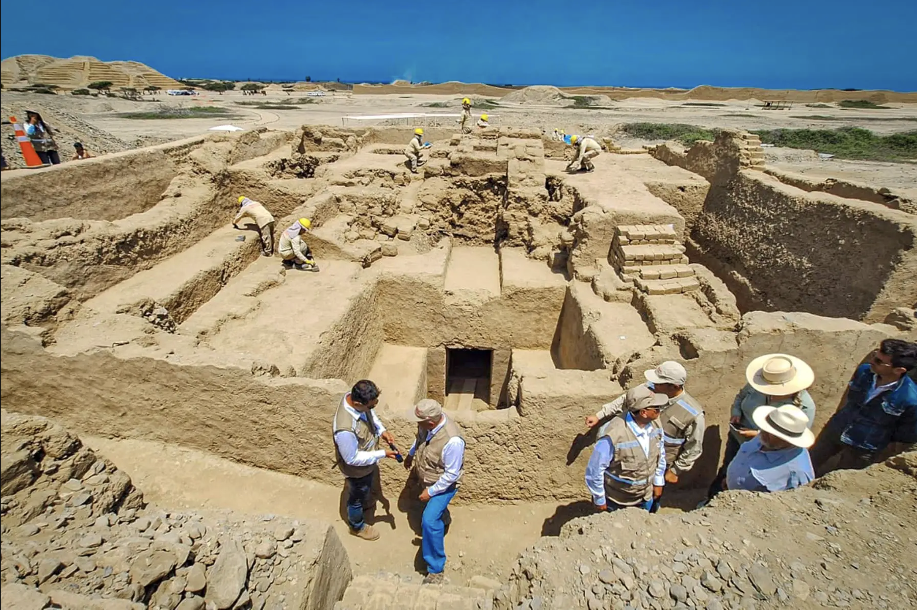 Descubren en Perú una tumba Chimú casi intacta después de 600 años